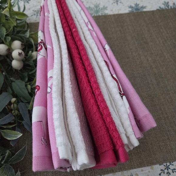 La Cuisine Pink Poodle Print Kitchen Towels - Picture 2 of 6